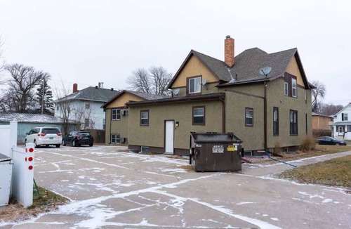 Roosevelt Apartment | NDSU Efficiency (APT 3)