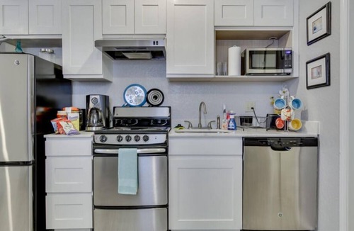 Business District Apartment | [NE 5th G]Near to OUHSC Hospitals-Garage Studio, In a newly renovated house.