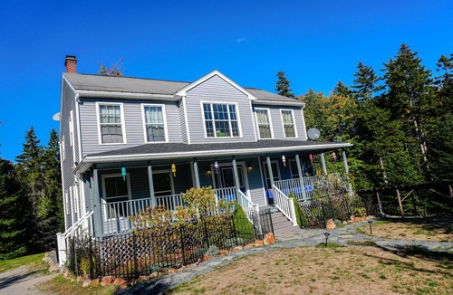 Bass Harbor House | Near Acadia National Park, Minutes to the Harbor and Trails (Wonderland Trail)