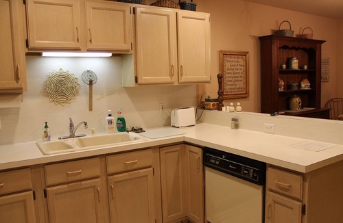 Petoskey Condo | Near skiing; Pool & Hot Tub Access- Mom’s Condo: Cute 3 Bedroom, 2.5 Bath