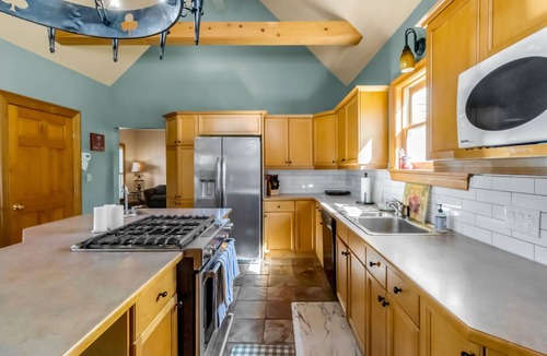 Ellicottville Ski Chalet | Near Village Ellicottville Chalet .2 Miles all sidewalks to the village.