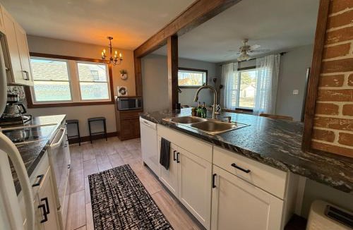 Grand Forks House | Nellie's Nest - Spacious & Walkable Downtown Home