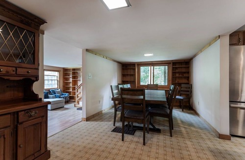 York Harbor House | NEW 2023! Sleep 12 in 5Bedroom 2Bath! Firepit/Outdoor Shower! 0.6 miles to Beach