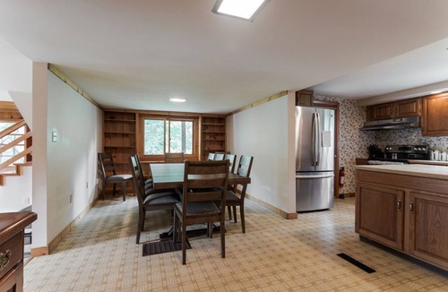 York Harbor House | NEW 2023! Sleep 12 in 5Bedroom 2Bath! Firepit/Outdoor Shower! 0.6 miles to Beach