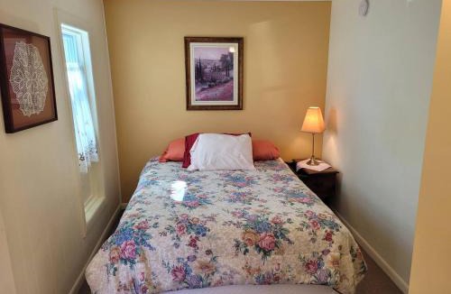 Frankfort House | New! 307 HP Cottage - Cute & Great Location!