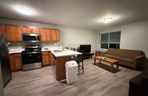 Burns Park Apartment | * NEW * 4BR Retreat | Heart of Campus w/Parking