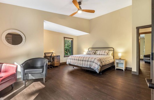 Balsam Lake House | NEW Barndominium with INDOOR Pickleball Court in Balsam Lake