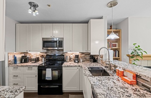 Arapahoe Ridge Condo | New! Boulder Retreat | Pool | Hot Tub | Gym | Explore the City and Mountains