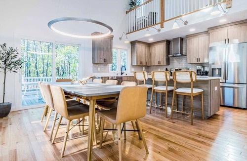 Wellfleet House | New-build retreat with furnished deck, fireplace, & washer/dryer - near beaches