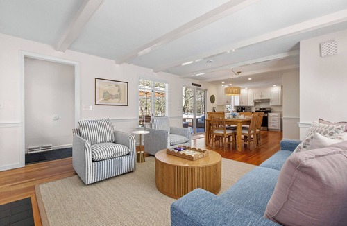 Harwich House | NEW-Central Location-Spacious Deck-Foosball-Kid-Friendly-Finished Basement