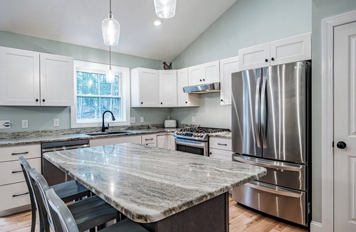Freeport House | NEW! Charming 2-Bedroom in Beautiful Freeport!
