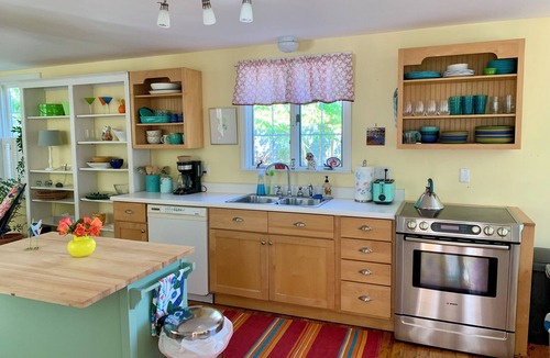 Rockport House | NEW! Charming 3-BR Rockport cottage/Walk to beach.