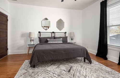 Clifton Apartment | New! Charming City Walk Condo - King bed - DT!