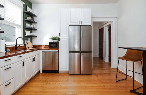 Clifton Apartment | New! Charming City Walk Condo - King bed - DT!