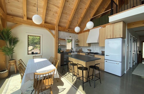 Bethel Ski Chalet | NEW Construction! Modern chalet with spectacular views near Sunday River!