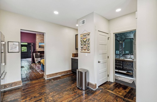 Covington House | NEW! Covington Cottage – Historic Home w/Hot Tub, Walk to Bars & Restaurants