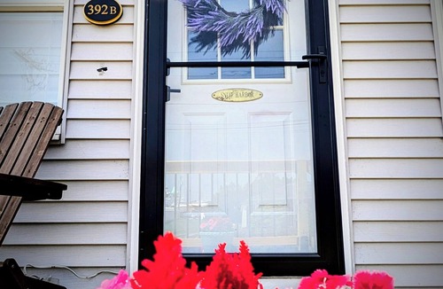 Snug Harbor Cottage | NEW! Cozy 2 bdrm Snug Harbor cottage steps from Point Judith Salt Pond & Marina