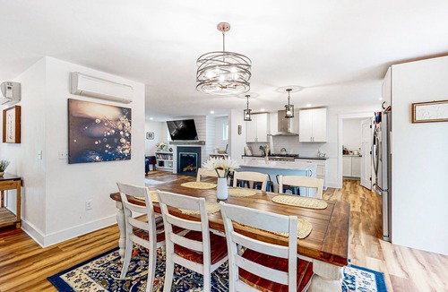 Kennebunk House | New, dog-friendly, custom-built home on 30 acres with firepit - near beaches