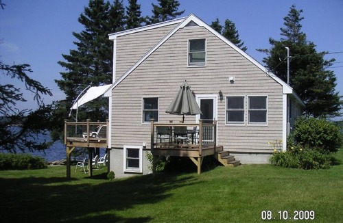 New Harbor Cottage | NEW HARBOR, BRISTOL,1ST FLR. APT., FAB. SUNSETS, 2 BDRM., SUITS 4 ADULTS,1 BATH
