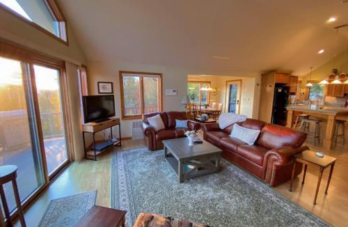 Carroll House | NEW HOME BY BRETTON WOODS VACATIONS Stunning views from custom home in Bretton Woods D86