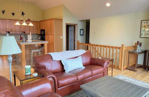 Carroll House | NEW HOME BY BRETTON WOODS VACATIONS Stunning views from custom home in Bretton Woods D86