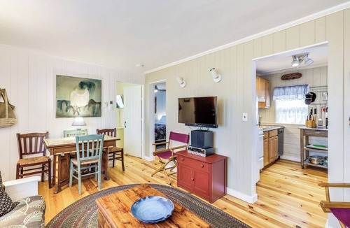 Wellfleet Cottage | NEW in 2026: Bright, Cozy Cottage in Wellfleet; Steps to Beach & Restaurants!