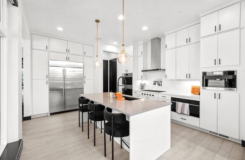 Aurora House | New Listing! Mountain Views | Smart Home | Theater | Rooftop Firepit