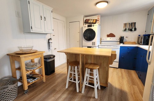 Wellfleet Cottage | NEW LISTING! Wellfleet Harbor 3BD Cottage-Water Views, Steps to the Beach, A/C, Outdoor Shower