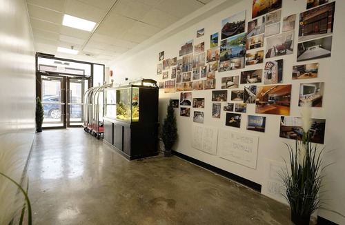 North Oakland Apartment | *New* Loft 3 min to Local hospitals Sleeps 4