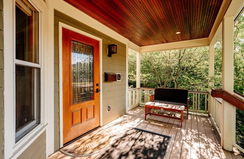 Traverse City House | NEW Luxe on Front Downtown