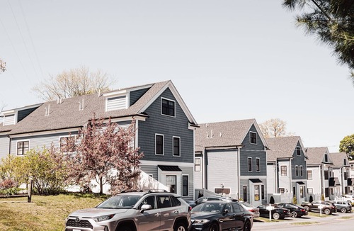 Needham Apartment | New Luxury 4bd Townhouse in Needham