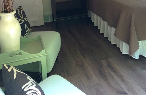 Maple City Cabin | NEW! M22 Luxury Cabin