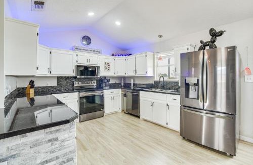 Tucumcari House | New Mexico Smart Home w/Private Yard & Grill