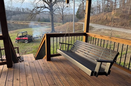 Welchs Creek Cabin | New, modern cabin with private lake and hiking