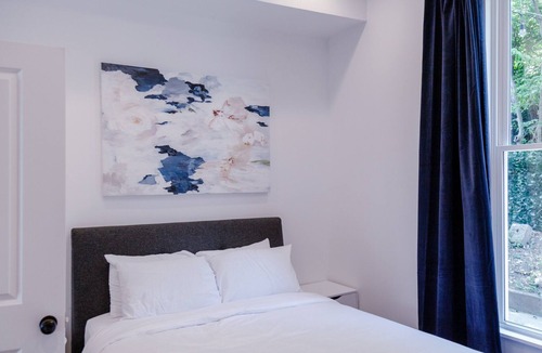Walnut Hills Condo | New Modern Condo <5min to Downtown, 40 min to Ark
