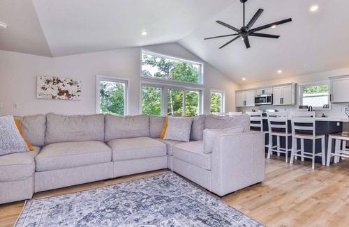 Minocqua House | New Modern Construction on McNutt Lake, Minutes from downtown Minocqua!