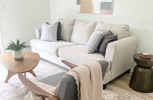 Shelbyville House | New Modern Townhome, sleeps 6! Mod Farm 1217