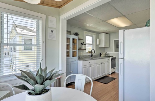 Hampton Villa | NEW! Quaint Hampton Villa - Walk to Beach & Dining