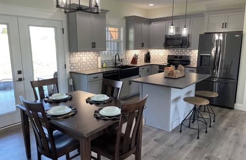 Harrodsburg House | New Quiet Retreat-Distilleries, Hot Tub Shaker Village, Herrington Lake