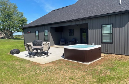 Harrodsburg House | New Quiet Retreat-Distilleries, Hot Tub Shaker Village, Herrington Lake