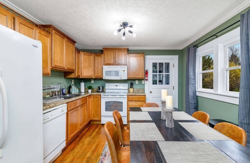 Summerlee Cabin | New River Gorge Cottage w/Hot Tub, Fire Pit, & Grill
