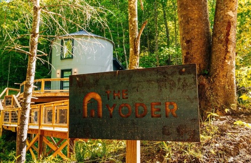 Saint Helens Cabin | NEW Romantic Silo Cabin | Outdoor Shower | Hot Tub