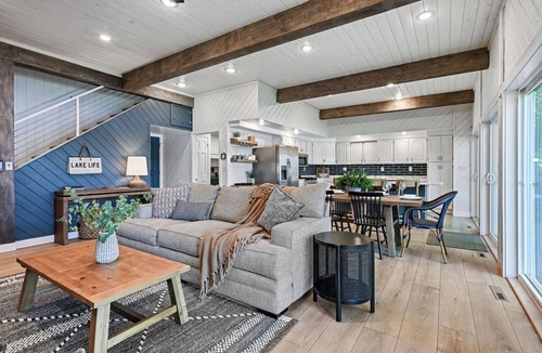 Lake Tomahawk House | NEW Sand Beach Kayaks, Canoe, Toys King Beds