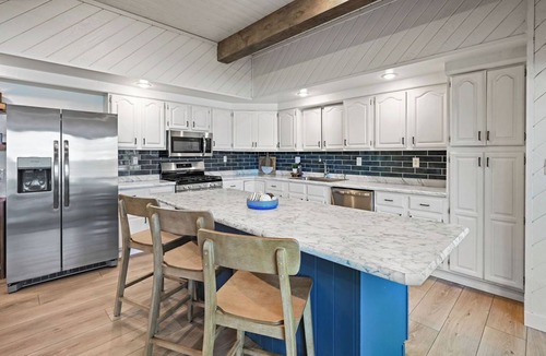 Lake Tomahawk House | NEW Sand Beach Kayaks, Canoe, Toys King Beds