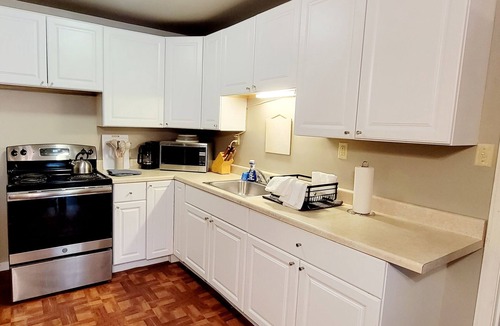 Littleton House | NEW! Sleeps 4 with Hotel style check-out on 12 acres