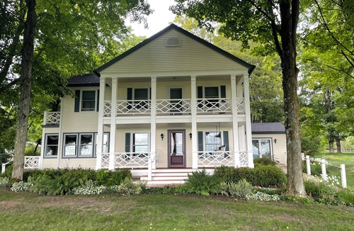 Roaring Brook House | New Spacious and Beautiful home Roaring Brook with views of Little Traverse Bay