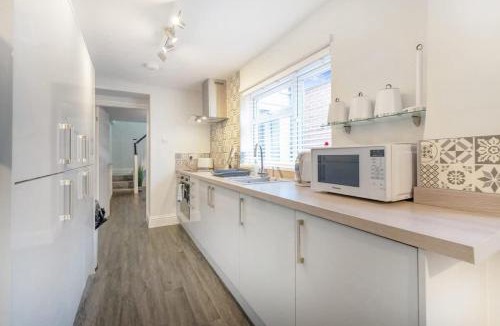 North Bitchburn House | NEW! Stunning 2-Bed Home by Stay With Us, Ideal for Families, Sleeps 4!