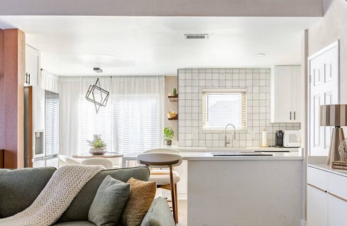 Scottsdale Estates Six Apartment | NEW! Stylish Scottsdale Loft Near Old Town