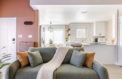 Scottsdale Estates Six Apartment | NEW! Stylish Scottsdale Loft Near Old Town