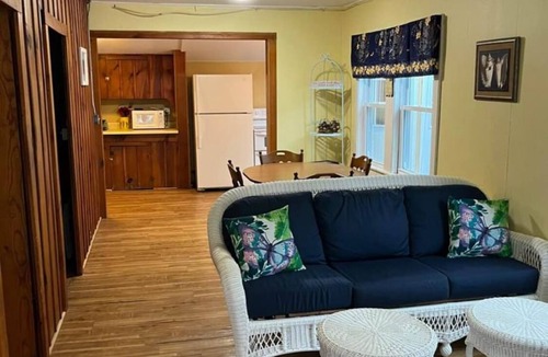 Hampton Cottage | New to VRBO! Cute 2 bedroom cottage just steps from the beach!